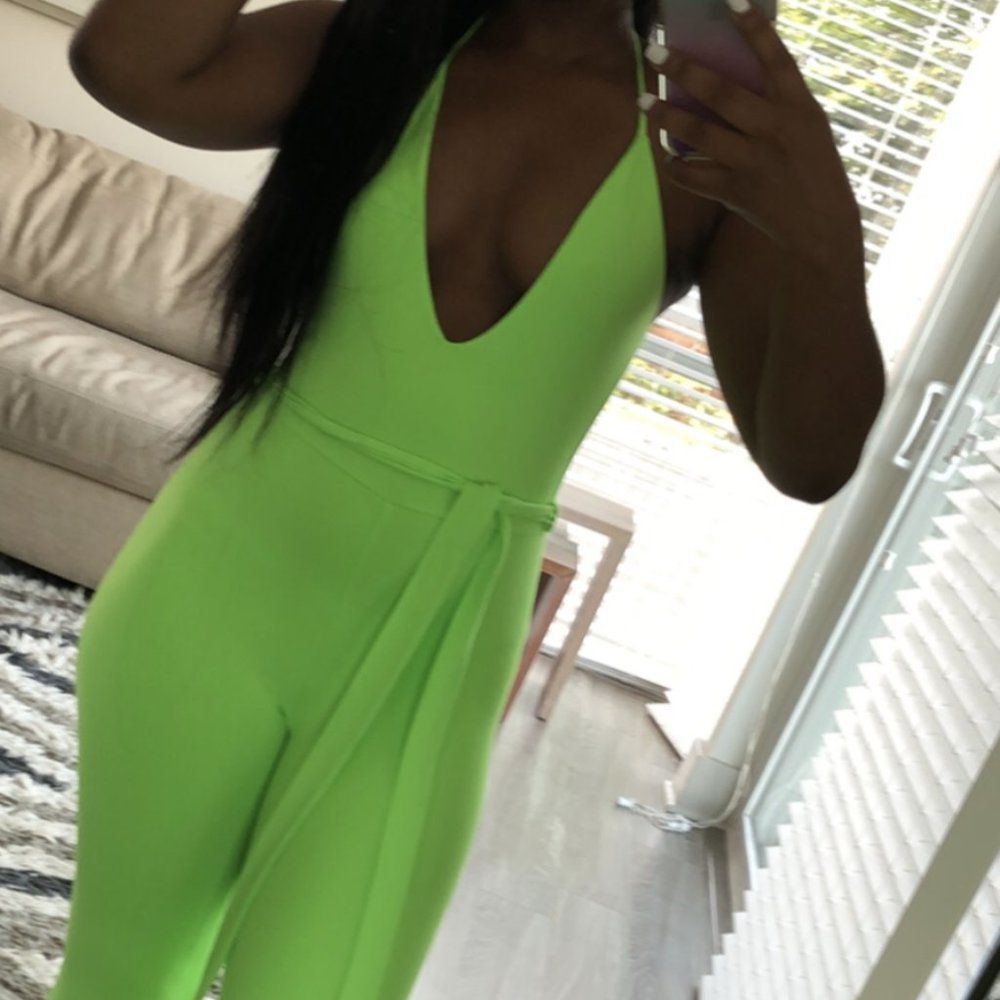 Neon Green Jumpsuit, Size Medium, Fashion Nova, Waist tie included